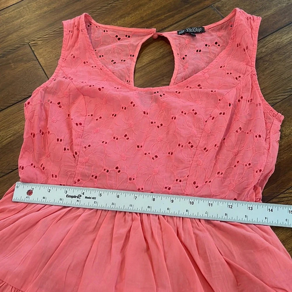 Bebop Midi Eyelet Tiered Dress size M - Picture 13 of 16